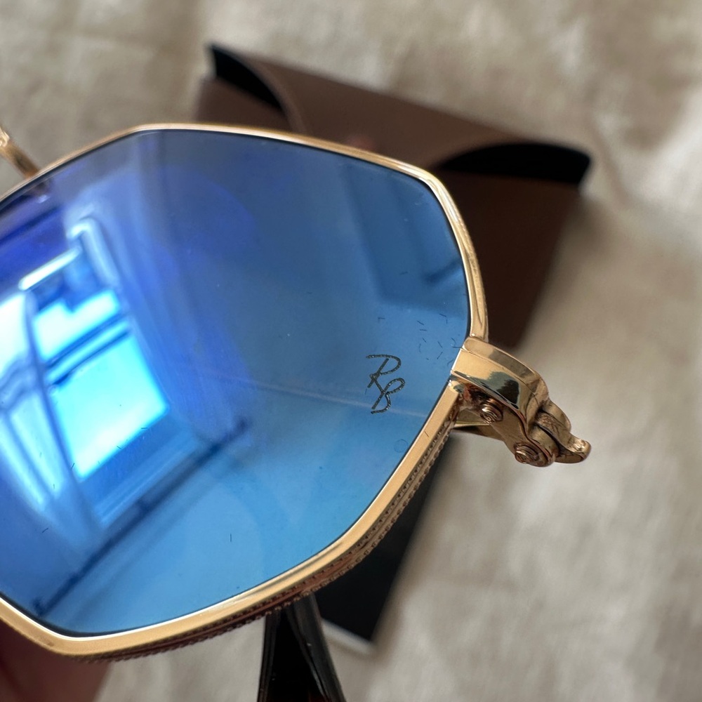 Ray-Ban Octogonal Classic Gold Frame Sunglasses with Blue Lenses Brand New - Picture 4 of 4